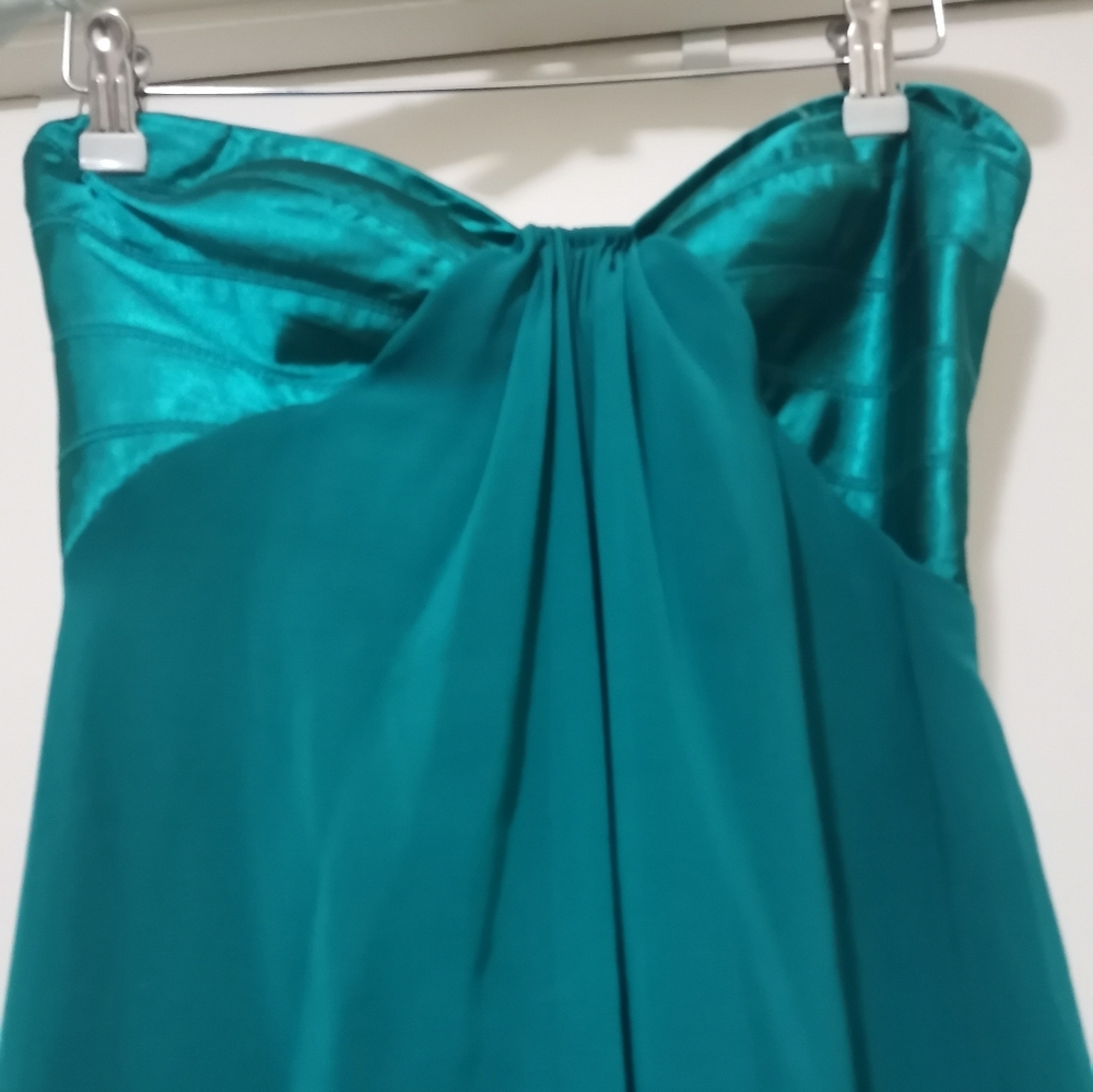 La Femme Green  Prom Dress - Picture 7 of 7